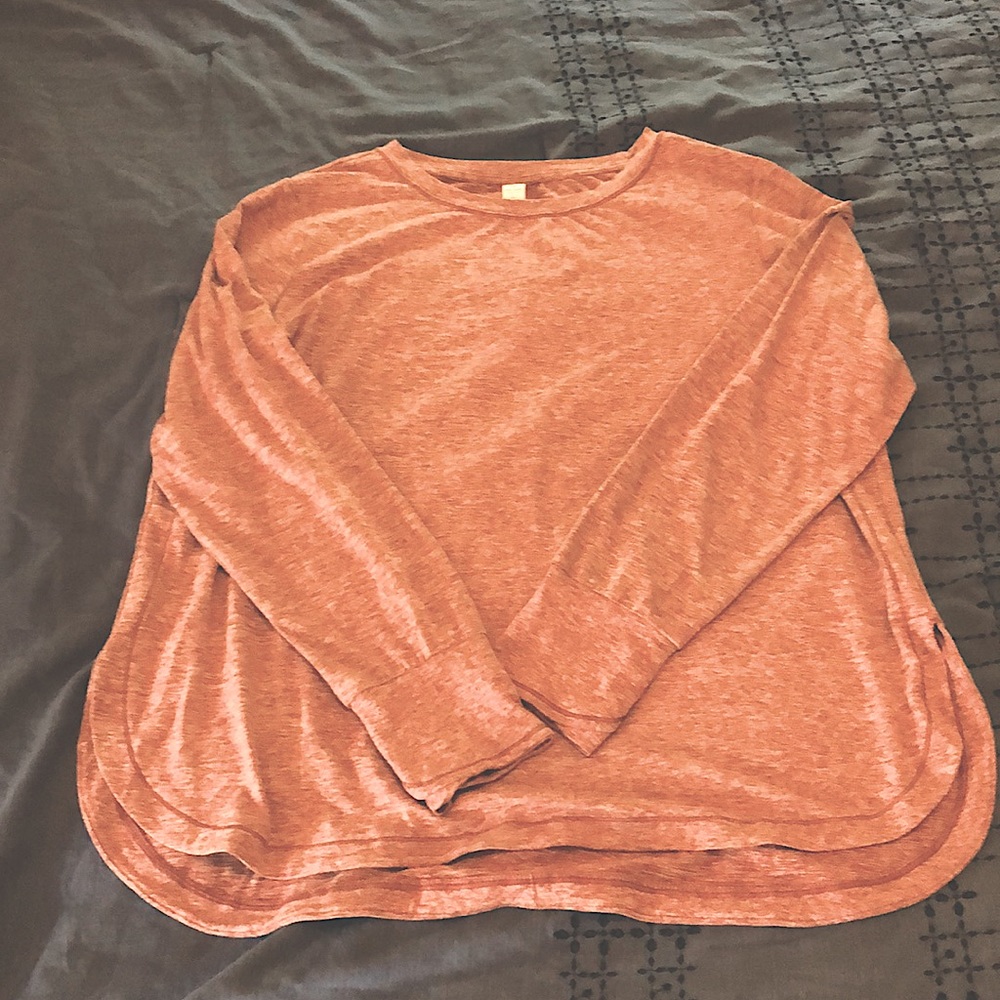 Heathered rose athletic top